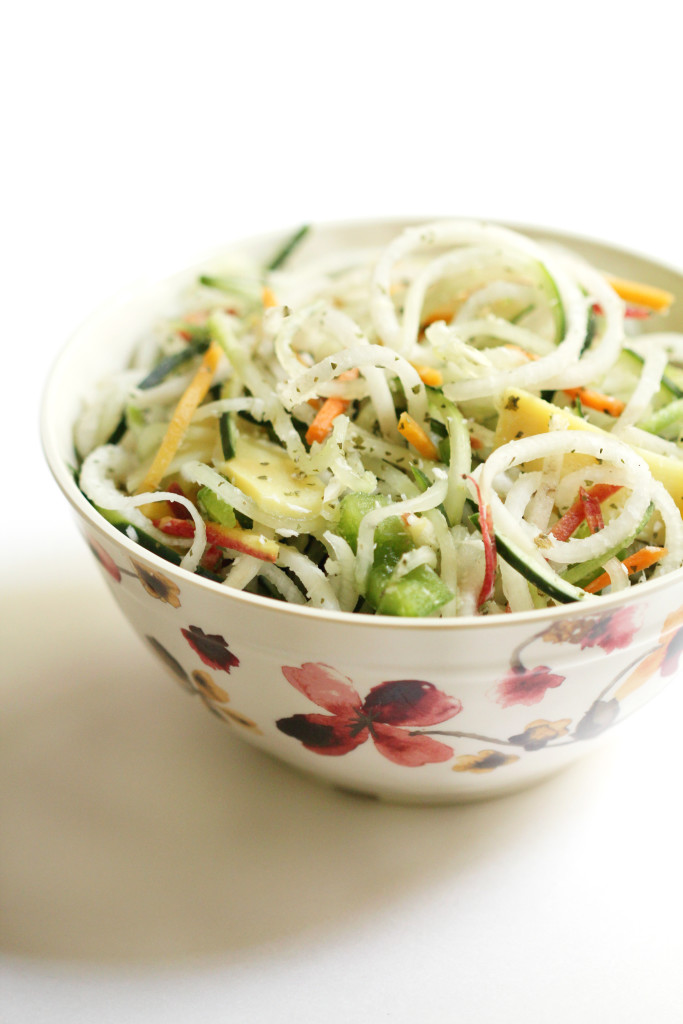 Raw Spiralized Thai Salad | Strength and Sunshine @RebeccaGF666 Who ever said veggies were boring? This Spiralized Thai Salad is all veggie, all raw, and exploding with flavor! If you aren't a veggie lover yet, you will be after tasting this gluten-free, paleo, and vegan spiralized salad recipe!