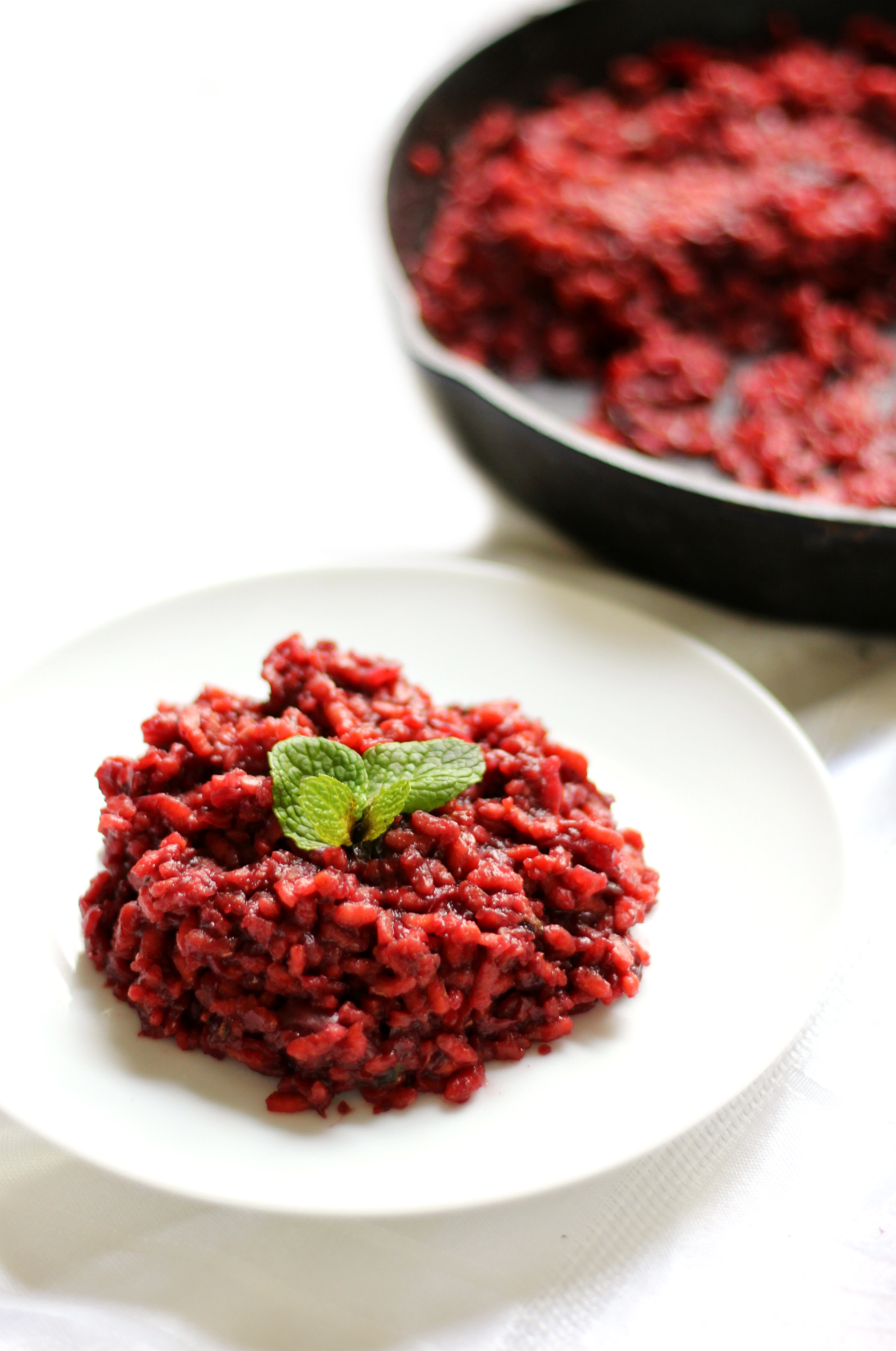 Beetroot Risotto | Strength and Sunshine @RebeccaGF666 Ultra creamy vegan and gluten-free beetroot risotto. A delicious and beautiful side dish done in 30 minutes. This healthy risotto recipe will have you winning dinnertime! [ad]