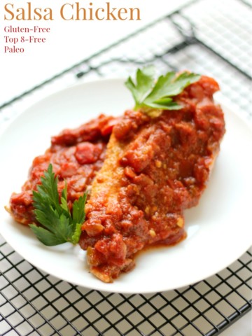 Spice Rubbed Salsa Chicken | Strength and Sunshine @RebeccaGF666 Spice Rubbed Salsa Chicken takes the typical chicken and salsa pairing up a few notches in an easy, gluten-free, allergy-free, and paleo way! A great dinner recipe to have on hand so you can whip up something tasty and healthy for the whole family on any weeknight!