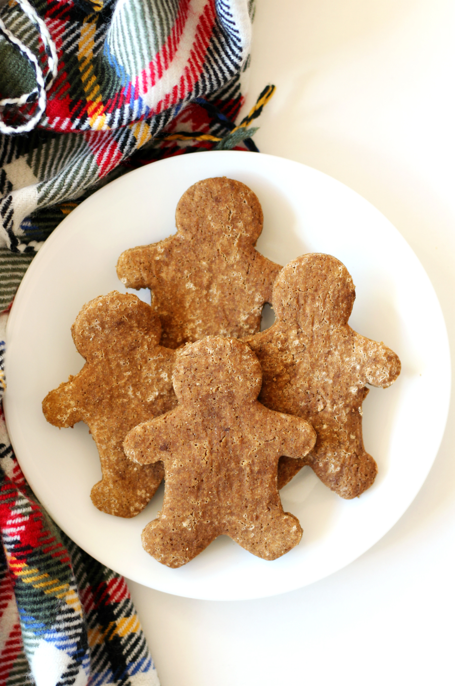 Classic Gluten-Free Gingerbread Cookies (Vegan) | Strength and Sunshine @RebeccaGF666 The holiday season is not complete without Gingerbread Cookies! These classic gluten-free, vegan, and allergy-free gingerbread men (and friends) are such a fun sweet treat for all to have this Christmas. Food allergies don't have to get in the way with this dessert recipe!