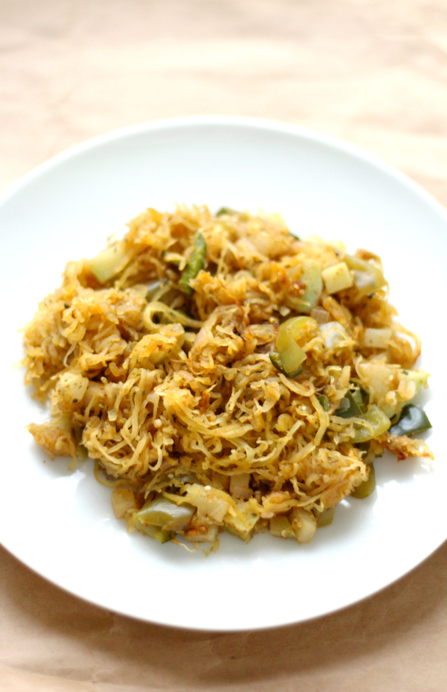 Mexican Spaghetti Squash Hash Browns (Gluten-Free, Vegan, Paleo) | Strength and Sunshine @RebeccaGF666 A lighter take on the savory breakfast hash! This Mexican Spaghetti Squash Hash Browns recipe is gluten-free, vegan, paleo, allergy-friendly, and easy to whip up! A healthy and veggie-packed meal to start your day off right and with a little spice! 