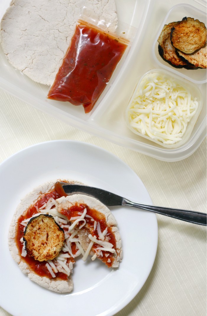 Homemade Gluten-Free Pizza Lunchables (Vegan, Allergy-Free, Grain-Free) | Strength and Sunshine @RebeccaGF666 Lunchables without the scary ingredients! Homemade Gluten-Free Pizza Lunchables that are vegan, allergy-free, & grain-free too! This healthy, kid-loved, and mom-approved make-ahead lunch recipe will make the school year a bit more fun! #glutenfree #vegan