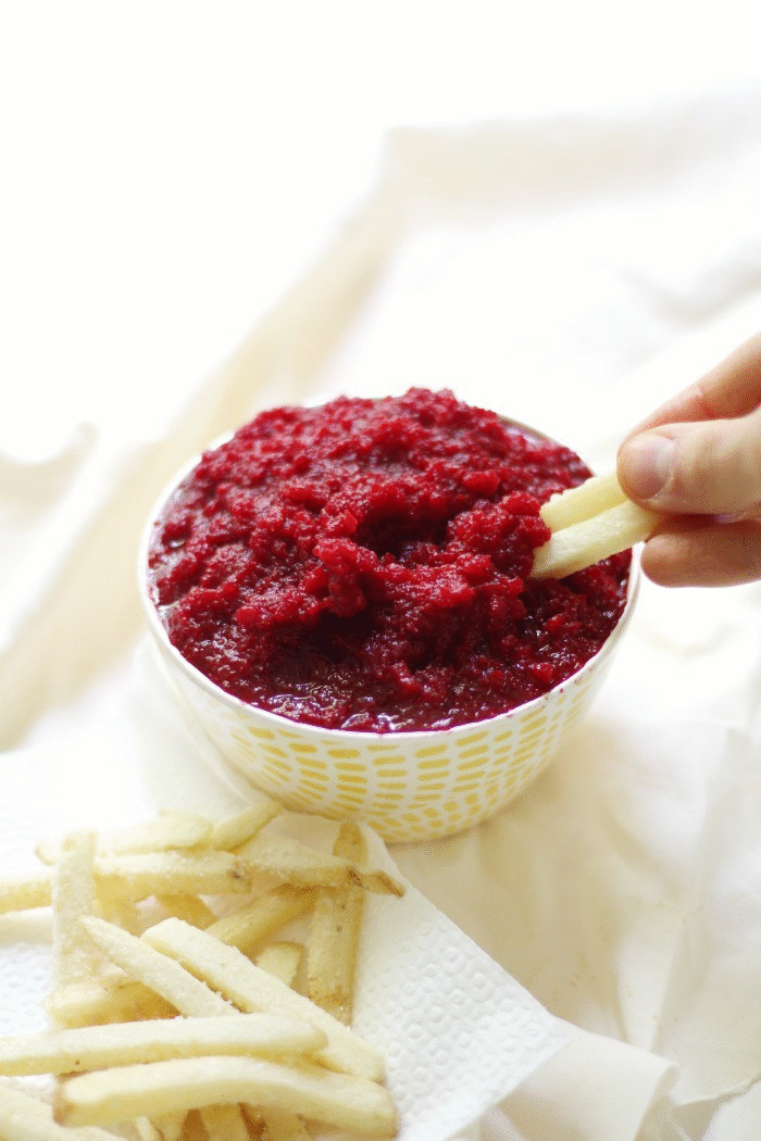 Nightshade-Free Ketchup (Gluten-Free, Sugar-Free) | Strength and Sunshine @RebeccaGF666 Have no fear! Even if you have a nightshade allergy, you can still have ketchup! This Nightshade-Free Ketchup recipe is gluten-free, allergy-free, vegan, paleo, and sugar-free! Perfect for any diet and super-packed with "sneaky" healthy veggie nutrition! #ketchup #glutenfree #vegan #nightshadefree