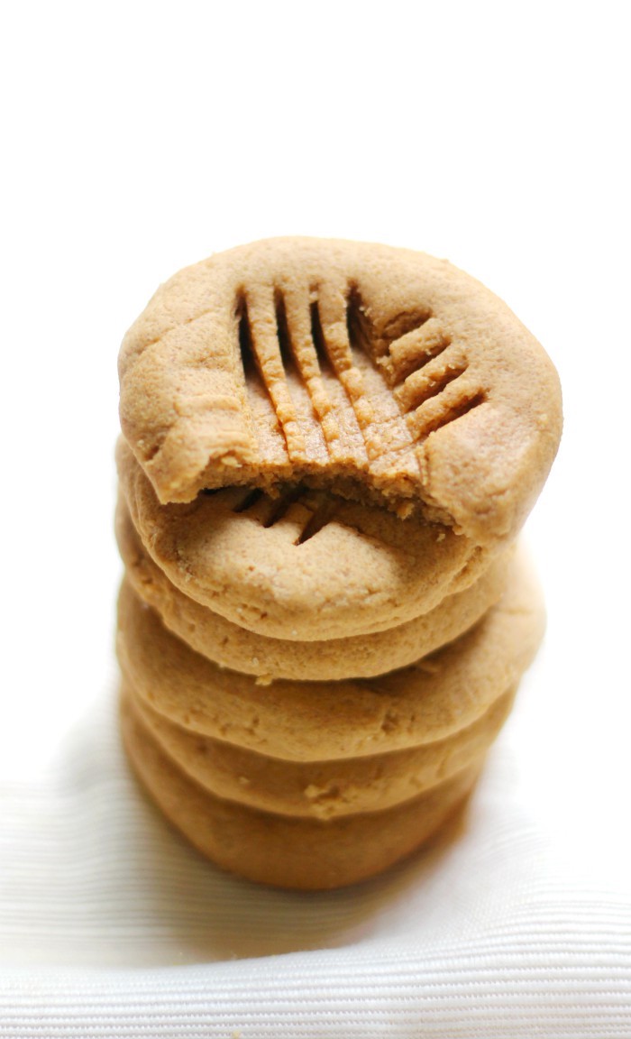3-Ingredient Old-Fashioned Peanut Butter Cookies (Gluten-Free, Vegan) | Strength and Sunshine @RebeccaGF666 The classic American cookie now with a gluten-free, vegan, grain-free, & sugar-free recipe! These healthy 3-Ingredient Old-Fashioned Peanut Butter Cookies are so quick & easy to make and taste just like grandma's! #glutenfree #vegan #cookies #peanutbuttercookies