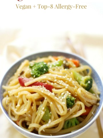 10-Minute Gluten-Free Vegetable Lo Mein (Vegan, Allergy-Free) | Strength and Sunshine @RebeccaGF666 You can have this side dish on the table in 10 minutes! A quick & easy 10-Minute Gluten-Free Vegetable Lo Mein recipe that's better than Chinese take-out, is vegan, and top-8 allergy-free! Great for dinner and perfect for using as healthy leftover lunches! #lomein #glutenfree #vegan #noodles #chinesefood #takeout