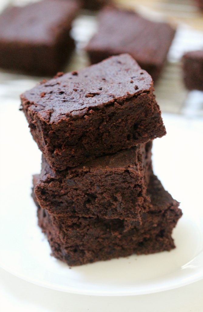 Easy Thick & Fudgy One-Bowl Gluten-Free Vegan Brownies (Allergy-Free)