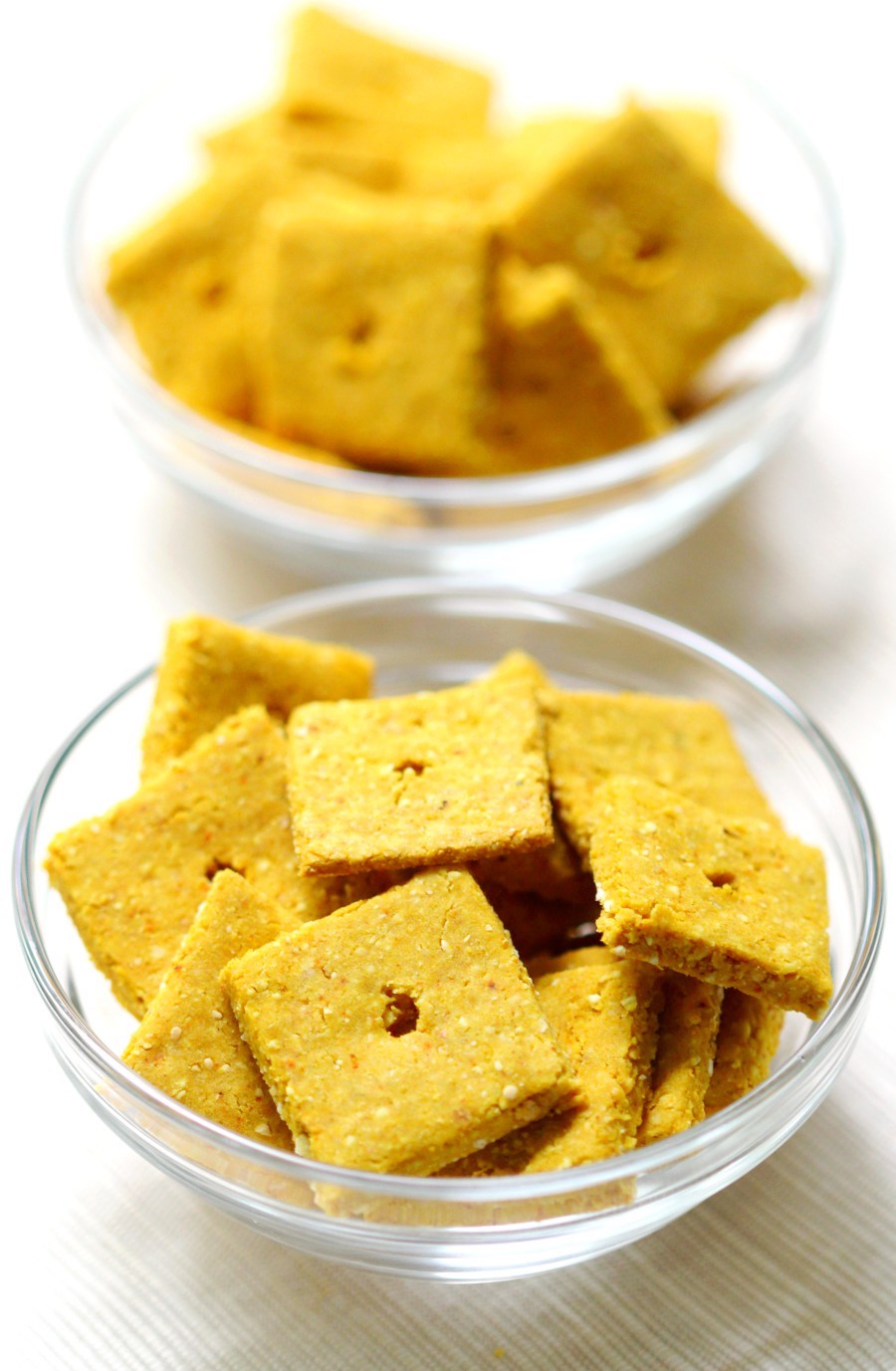 two-clear-bowls-cheez-its