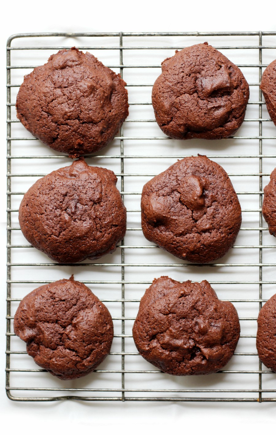 double-chocolate-chunk-brownie-cookies-wire-rack-overhead