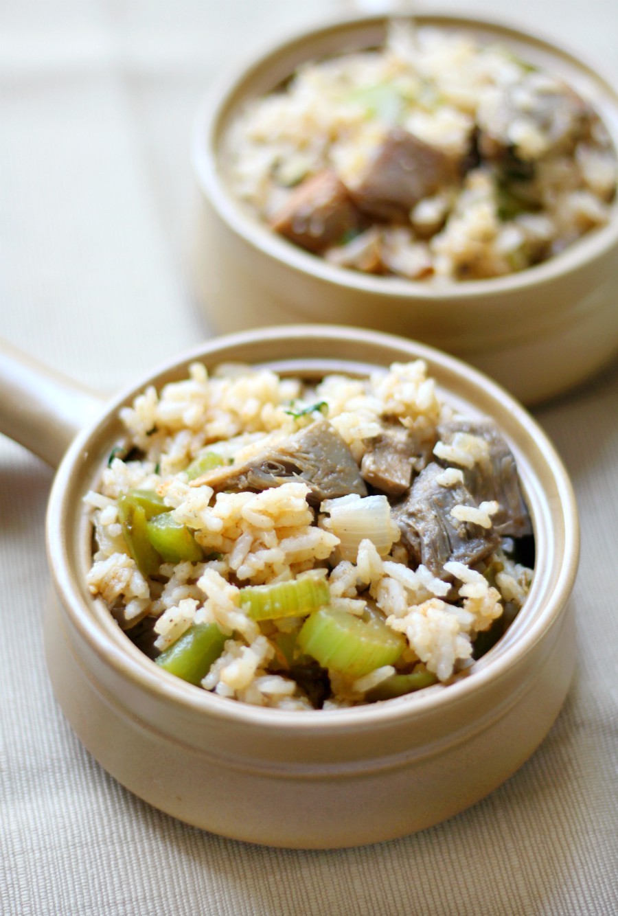 vegan-dirty-rice-in-two-tan-bowls