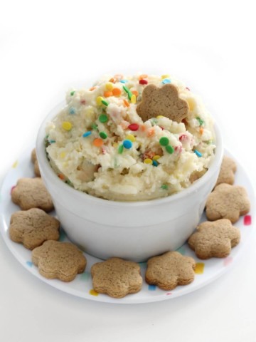 homemade dunkaroos plated with dip in center