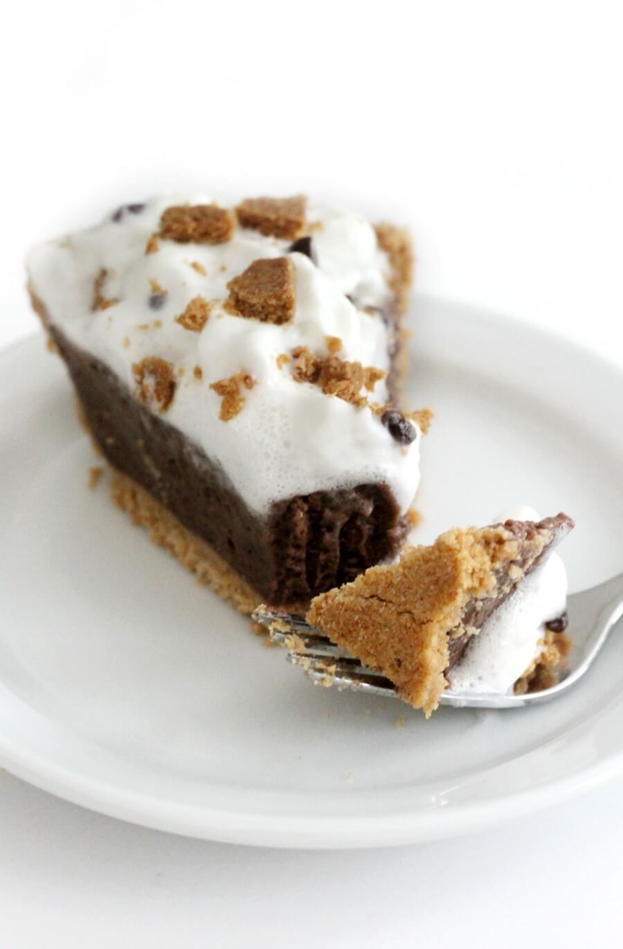 no-bake vegan s'mores pie on plate with forkful
