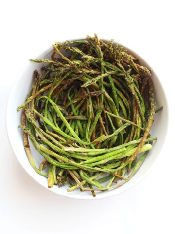 air fryer asparagus in bowl
