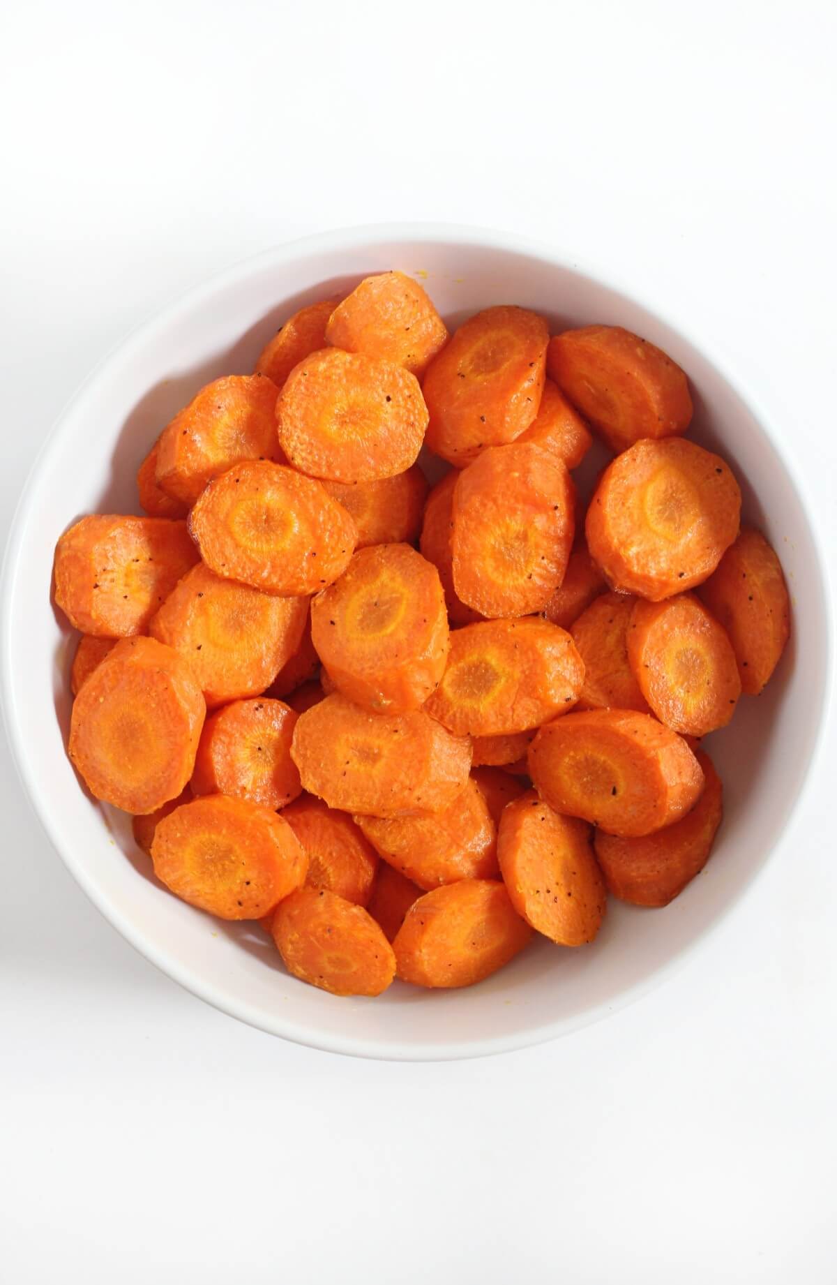 bowl of air fryer carrots.